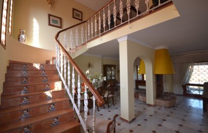 Resale - House - Detached Villa - Estepona - Estepona Centro