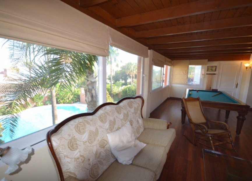 Resale - House - Detached Villa - Estepona - Estepona Centro