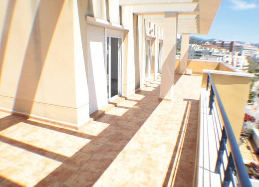 Resale - Apartment - Penthouse - Estepona - Estepona Centro