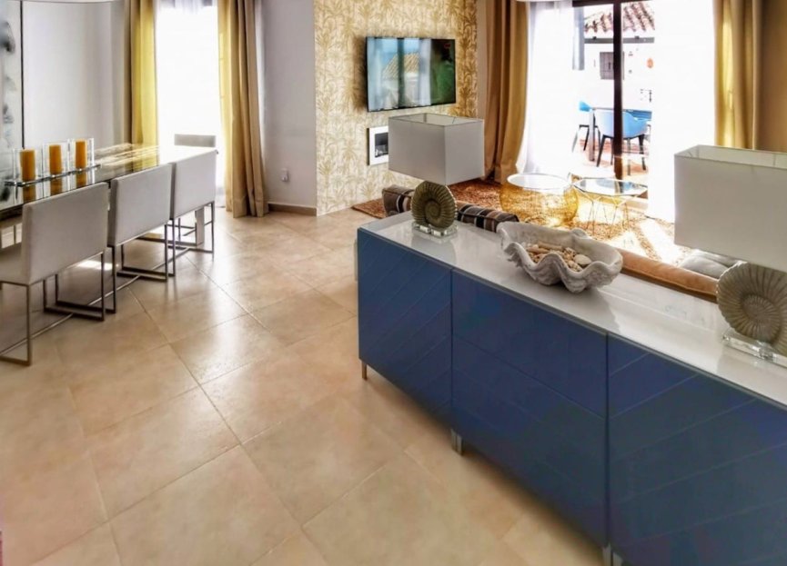 Resale - Apartment - Penthouse - Marbella - Altos de los Monteros