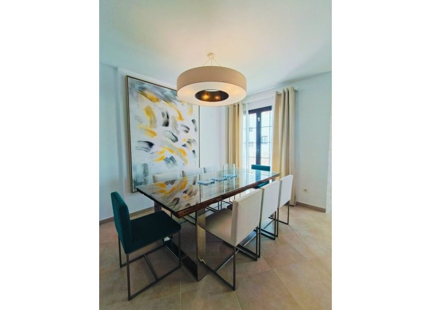 Resale - Apartment - Penthouse - Marbella - Altos de los Monteros