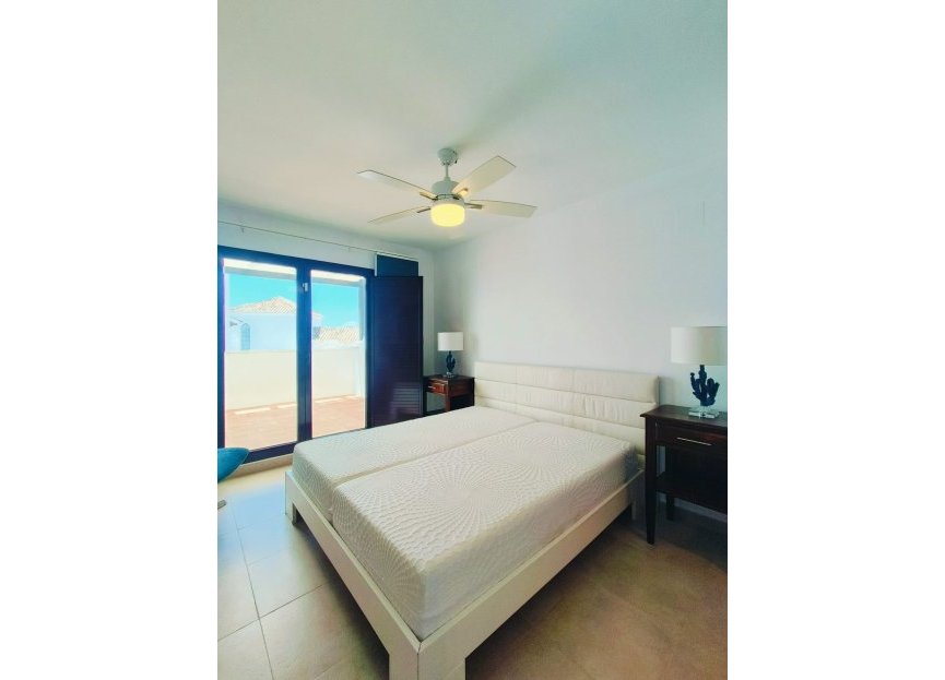 Resale - Apartment - Penthouse - Marbella - Altos de los Monteros