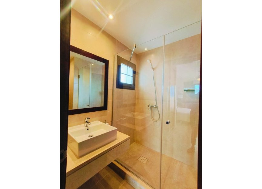 Resale - Apartment - Penthouse - Marbella - Altos de los Monteros