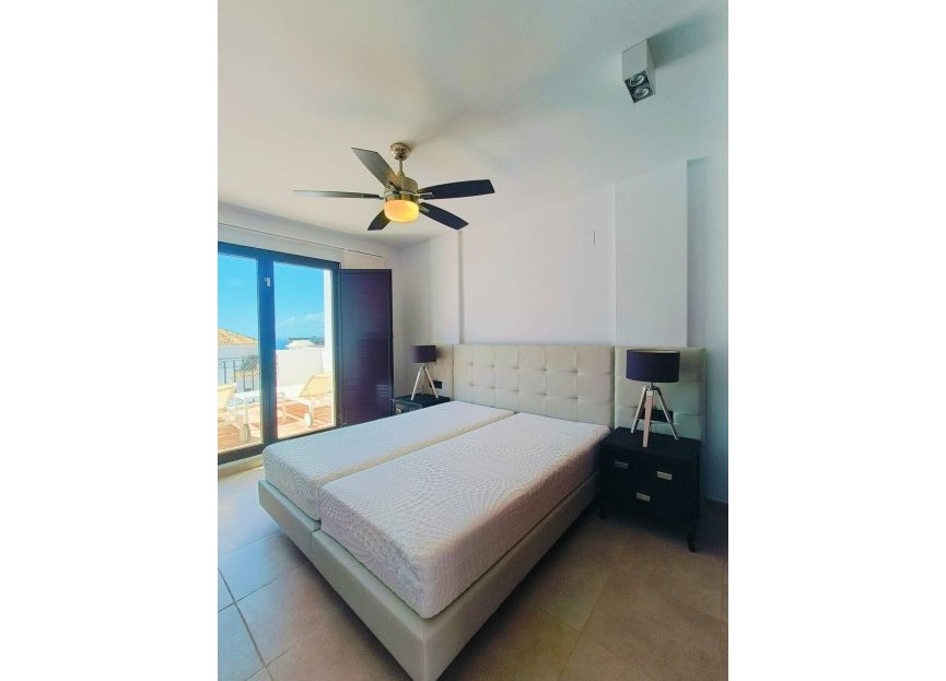 Resale - Apartment - Penthouse - Marbella - Altos de los Monteros