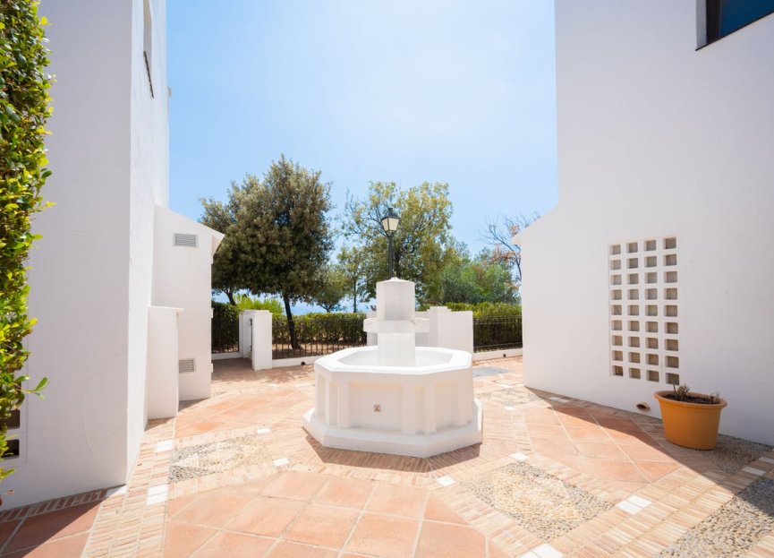 Resale - Apartment - Penthouse - Marbella - Altos de los Monteros