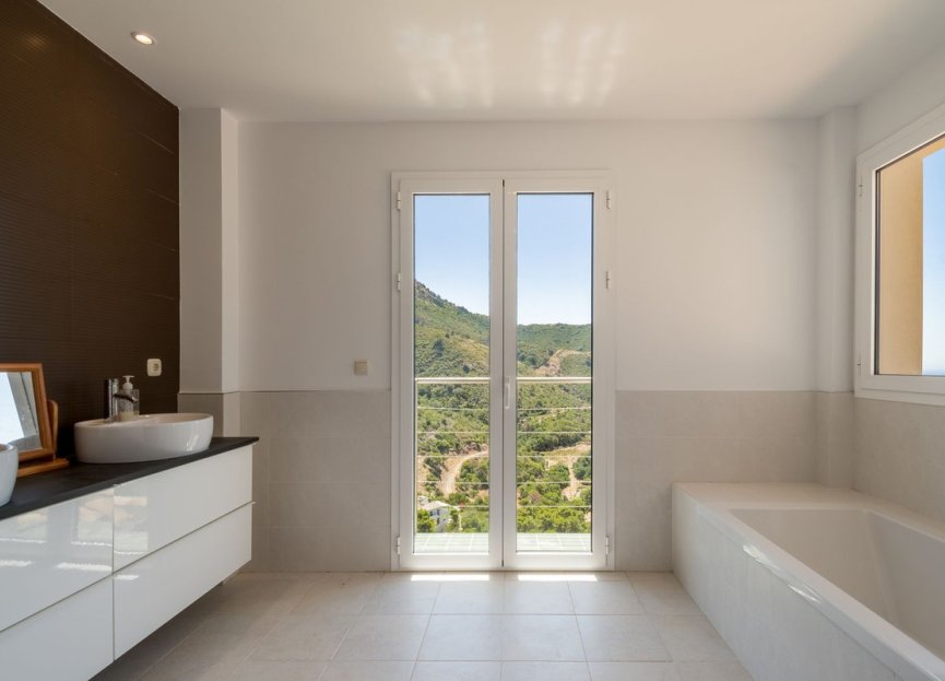 Resale - House - Detached Villa - Benahavís - Benahavís Centro