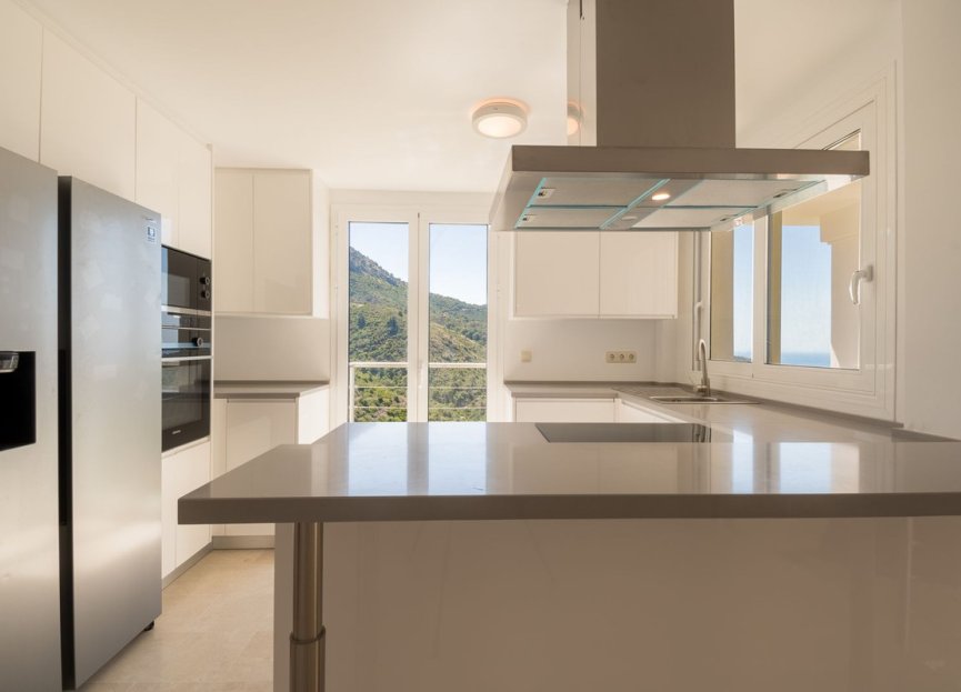 Resale - House - Detached Villa - Benahavís - Benahavís Centro