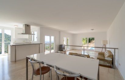 Resale - House - Detached Villa - Benahavís - Benahavís Centro