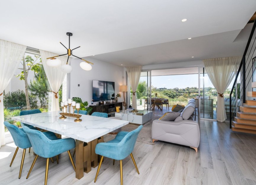 Resale - House - Townhouse - Estepona - Cancelada