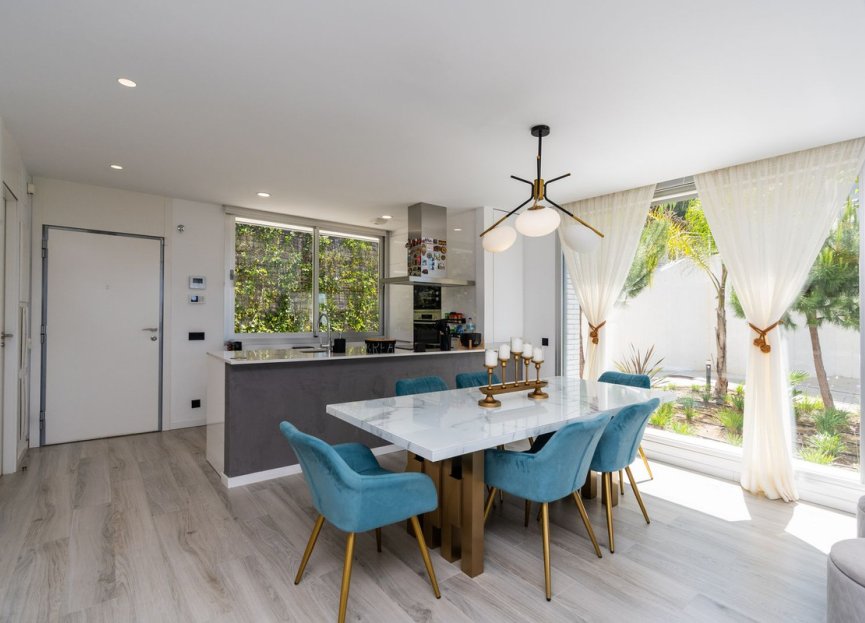 Resale - House - Townhouse - Estepona - Cancelada