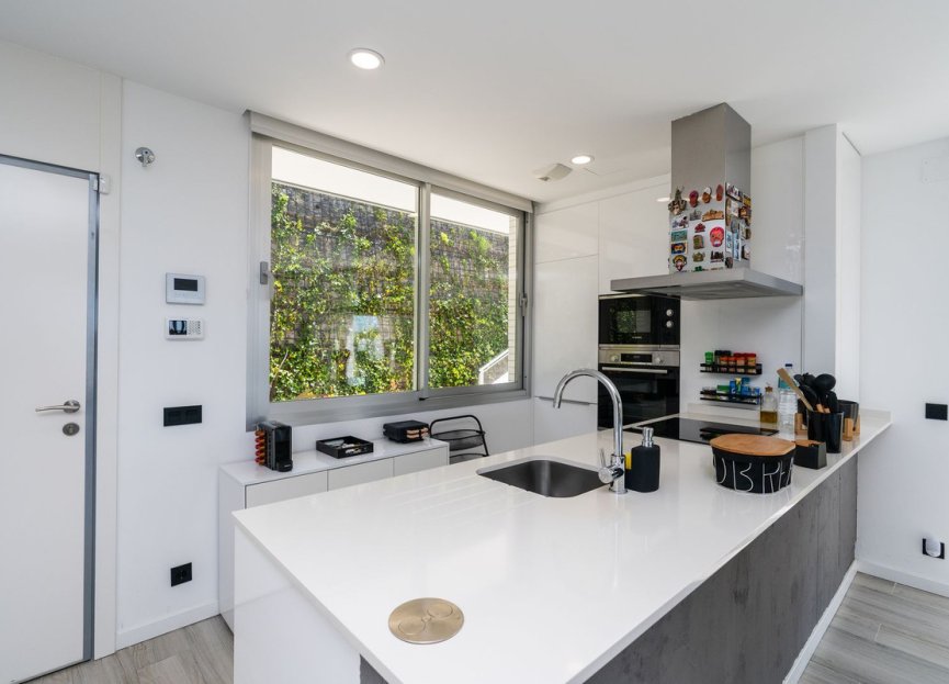 Resale - House - Townhouse - Estepona - Cancelada