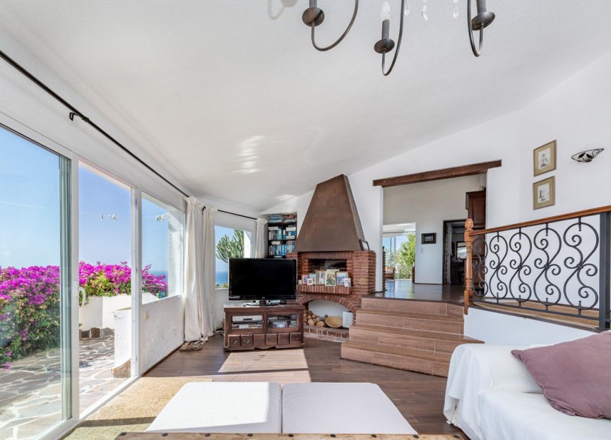 Resale - House - Detached Villa - Benalmádena - Benalmadena Centro