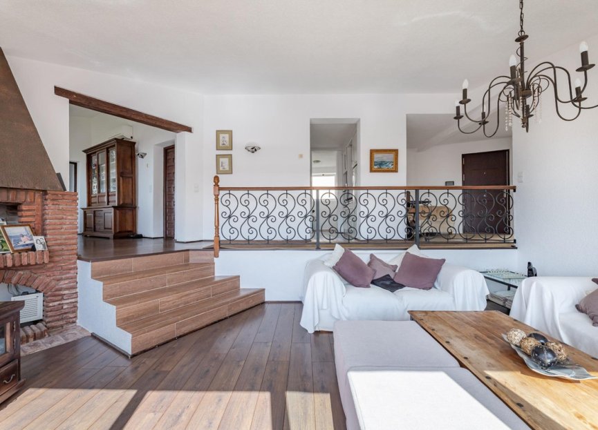 Resale - House - Detached Villa - Benalmádena - Benalmadena Centro