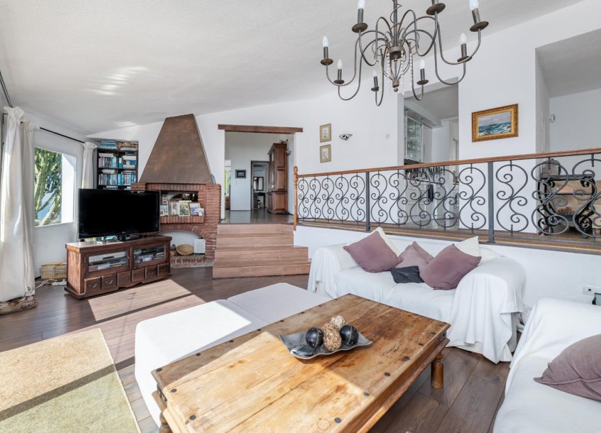 Resale - House - Detached Villa - Benalmádena - Benalmadena Centro