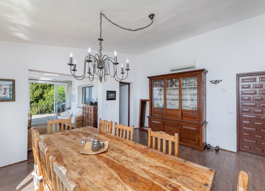 Resale - House - Detached Villa - Benalmádena - Benalmadena Centro