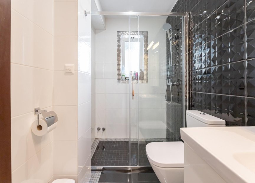 Resale - House - Detached Villa - Benalmádena - Benalmadena Centro