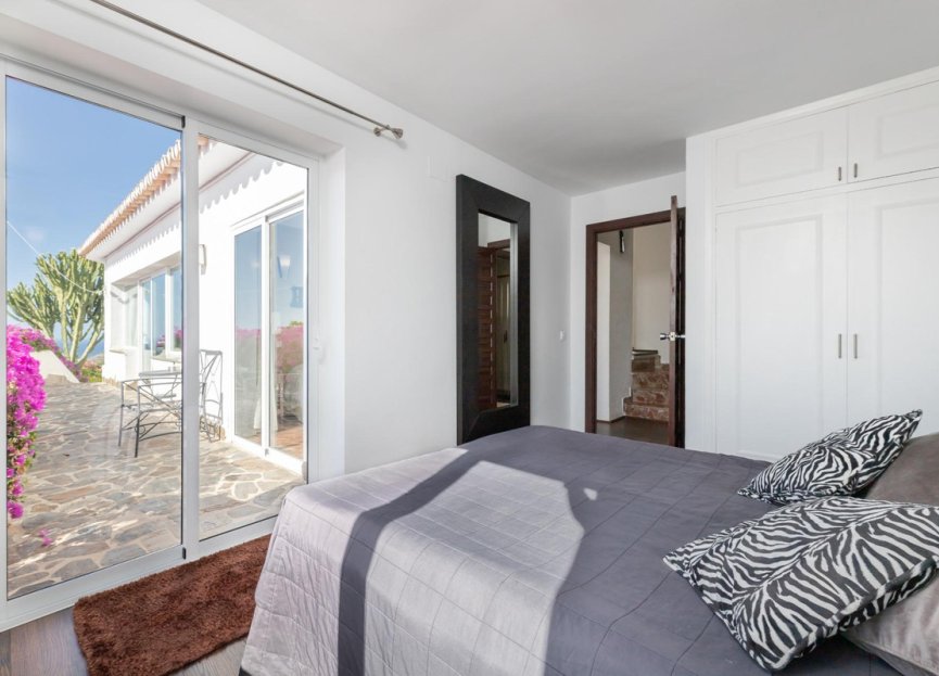 Resale - House - Detached Villa - Benalmádena - Benalmadena Centro