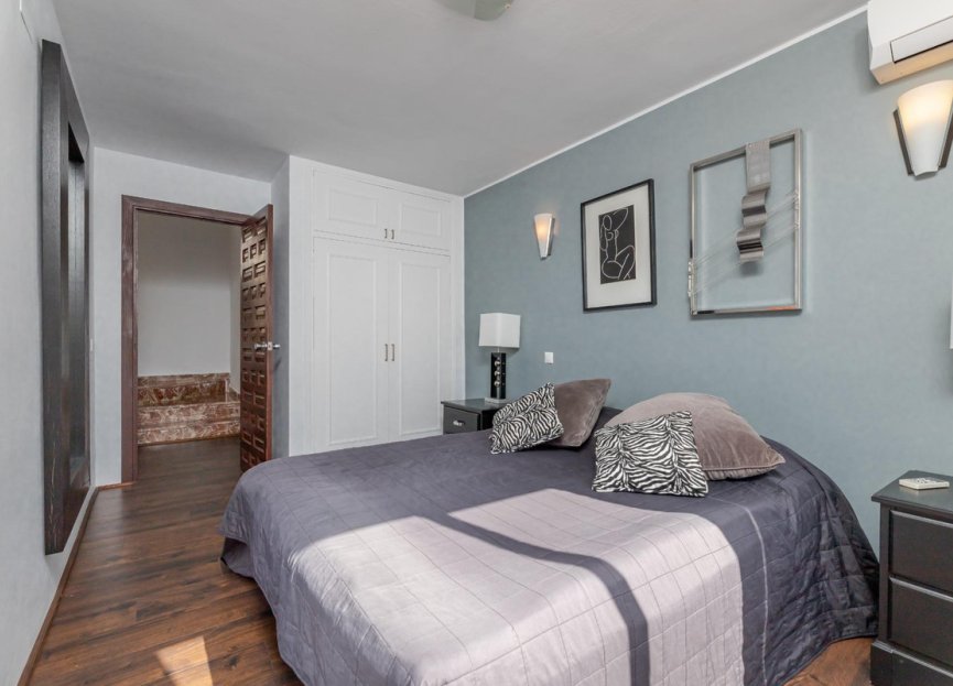 Resale - House - Detached Villa - Benalmádena - Benalmadena Centro