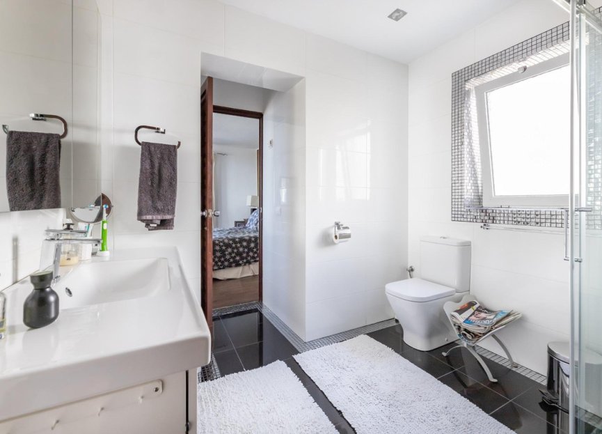 Resale - House - Detached Villa - Benalmádena - Benalmadena Centro