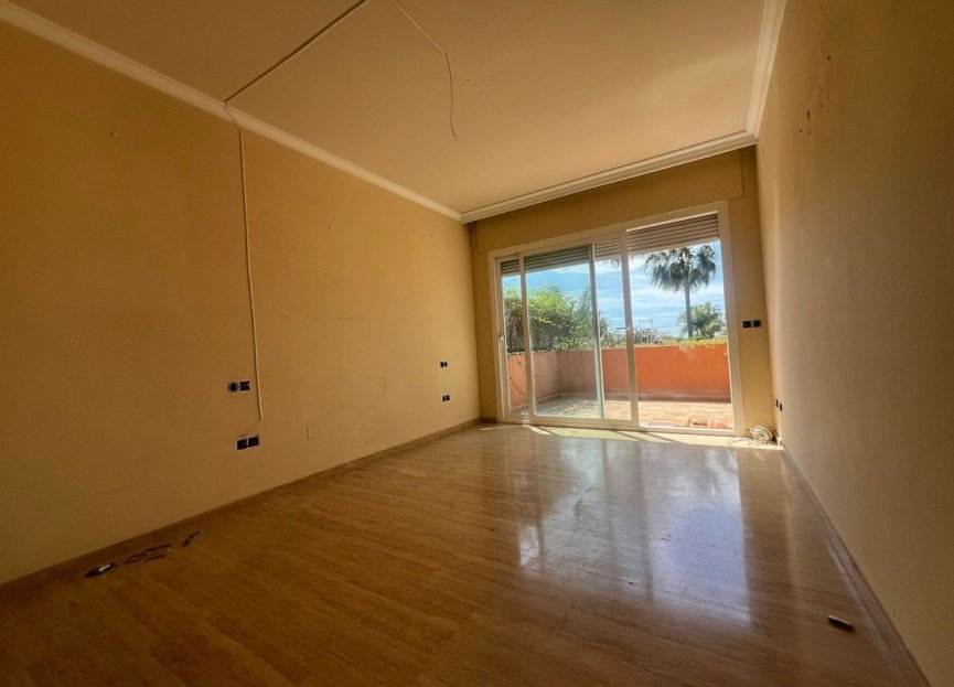 Resale - Apartment - Penthouse - Marbella - Puerto Banús