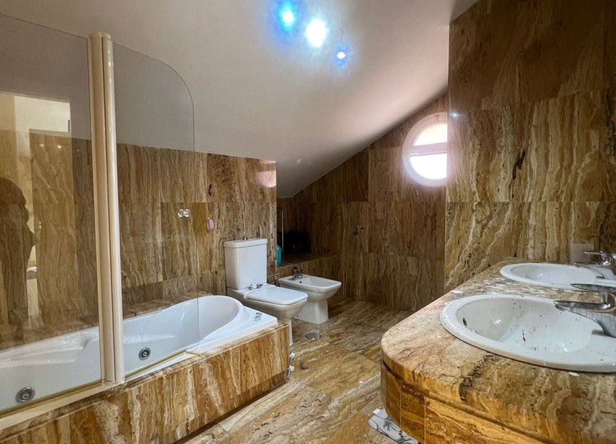 Resale - Apartment - Penthouse - Marbella - Puerto Banús