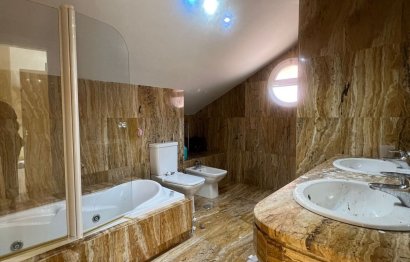 Resale - Apartment - Penthouse - Marbella - Puerto Banús