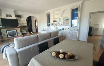 Resale - House - Detached Villa - Estepona - Estepona Centro