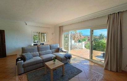 Resale - House - Detached Villa - Estepona - Estepona Centro