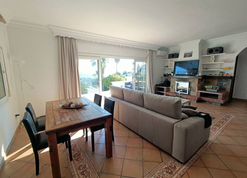 Resale - House - Detached Villa - Estepona - Estepona Centro