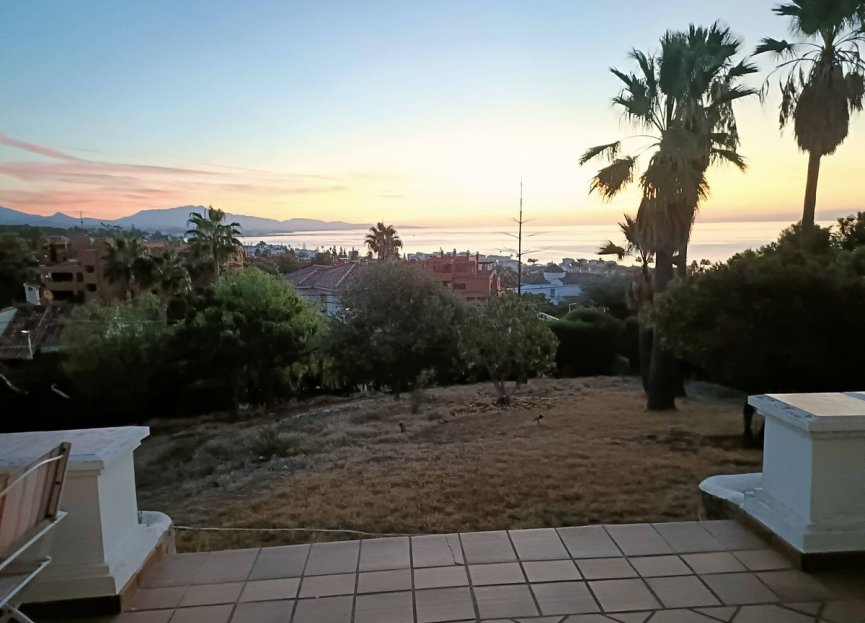 Resale - House - Detached Villa - Estepona - Estepona Centro