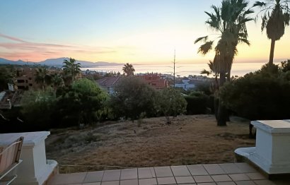 Resale - House - Detached Villa - Estepona - Estepona Centro