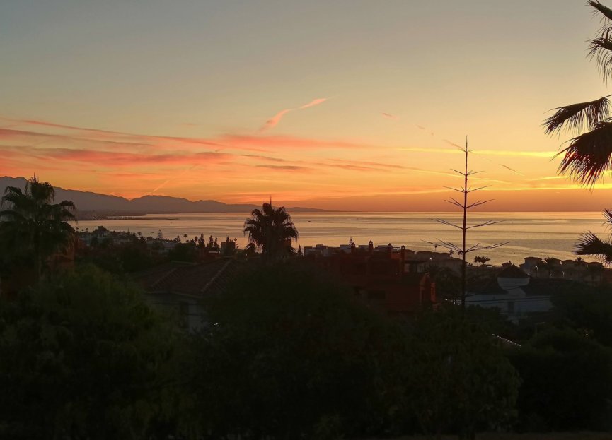 Resale - House - Detached Villa - Estepona - Estepona Centro