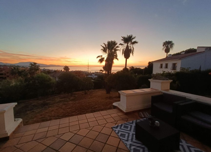 Resale - House - Detached Villa - Estepona - Estepona Centro