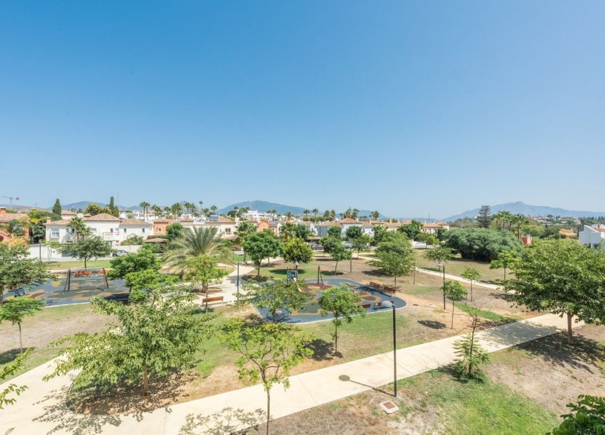 Resale - Apartment - Penthouse - Estepona - Bel Air