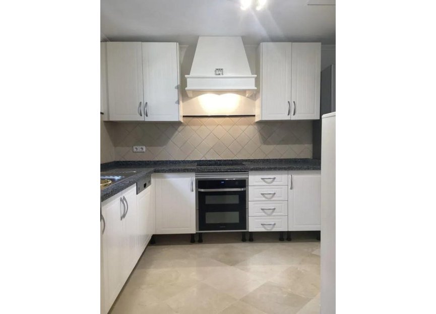 Resale - House - Townhouse - Benahavís - Benahavís Centro