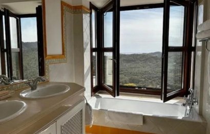 Resale - House - Townhouse - Benahavís - Benahavís Centro