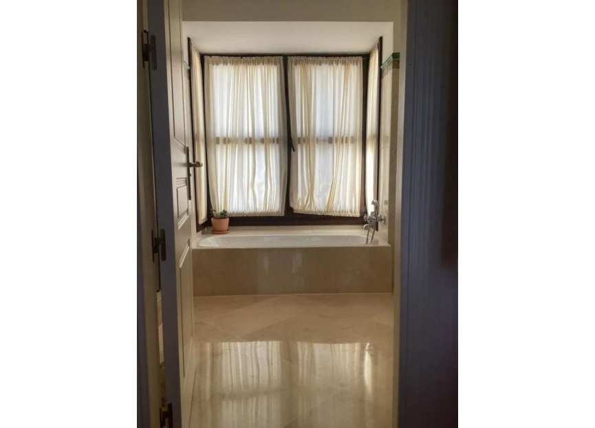 Resale - House - Townhouse - Benahavís - Benahavís Centro