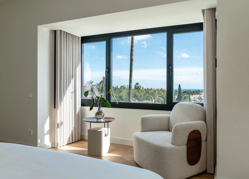 Resale - House - Detached Villa - Marbella - Nueva Andalucia