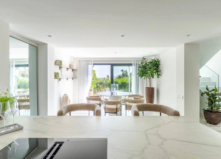 Resale - House - Detached Villa - Marbella - Nueva Andalucia