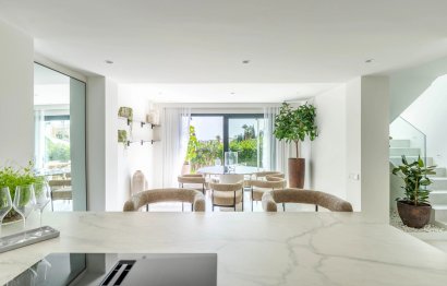 Resale - House - Detached Villa - Marbella - Nueva Andalucia