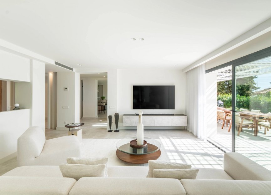 Resale - House - Detached Villa - Marbella - Nueva Andalucia