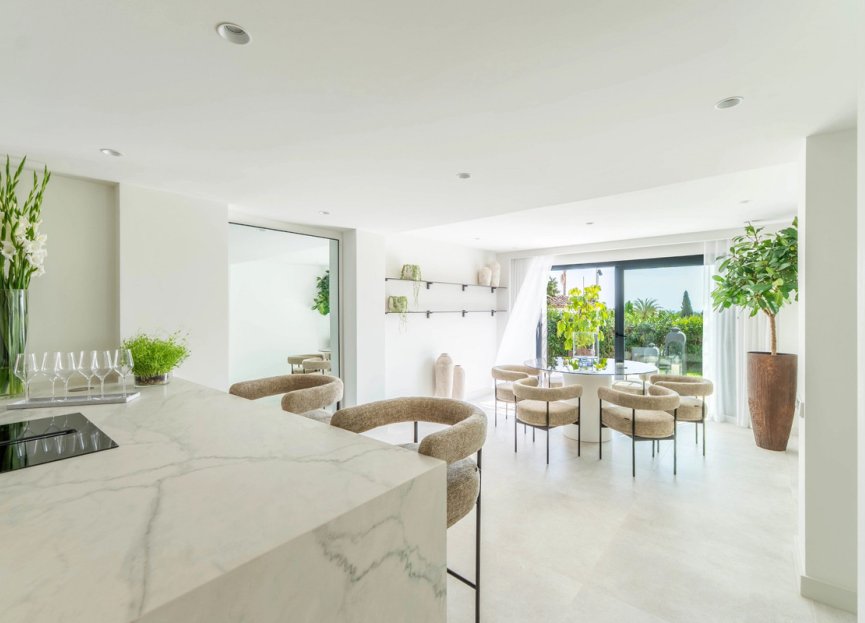 Resale - House - Detached Villa - Marbella - Nueva Andalucia