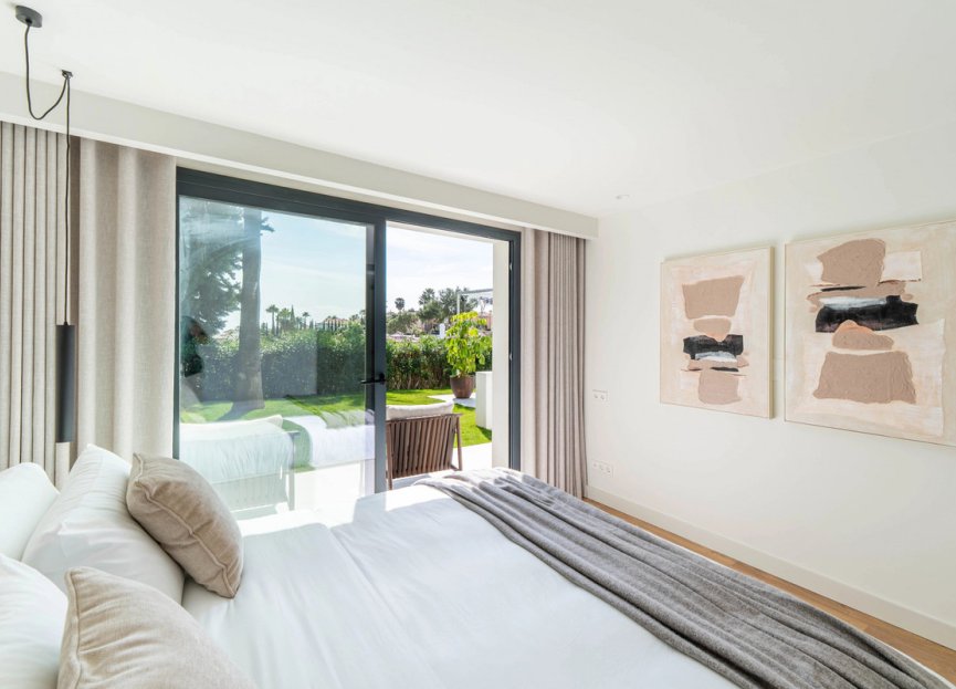 Resale - House - Detached Villa - Marbella - Nueva Andalucia