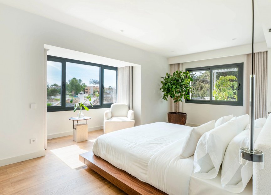 Resale - House - Detached Villa - Marbella - Nueva Andalucia