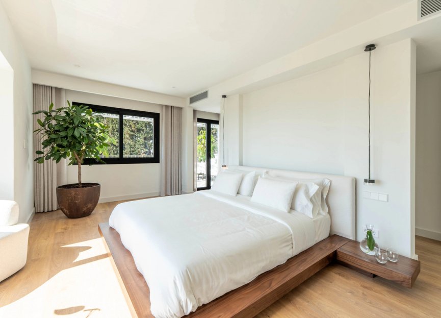 Resale - House - Detached Villa - Marbella - Nueva Andalucia