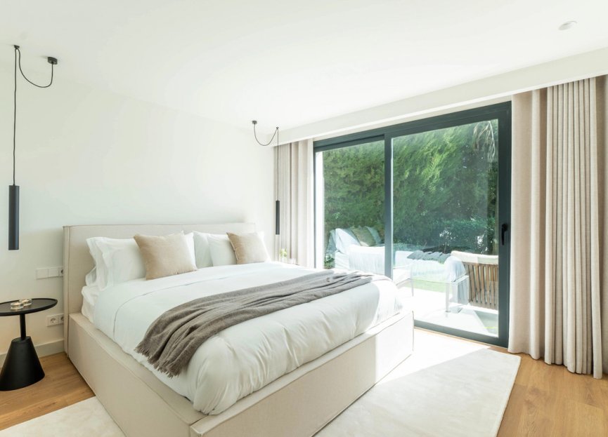 Resale - House - Detached Villa - Marbella - Nueva Andalucia