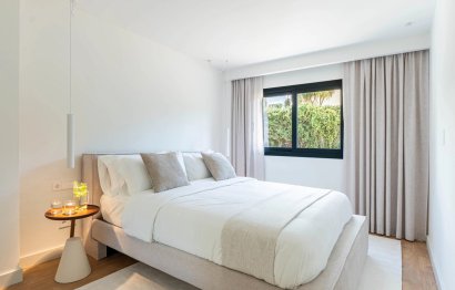 Resale - House - Detached Villa - Marbella - Nueva Andalucia