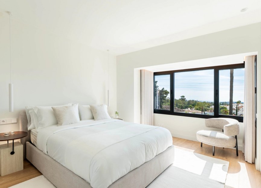 Resale - House - Detached Villa - Marbella - Nueva Andalucia