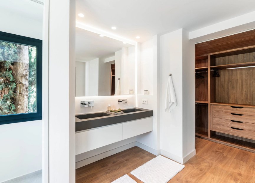 Resale - House - Detached Villa - Marbella - Nueva Andalucia