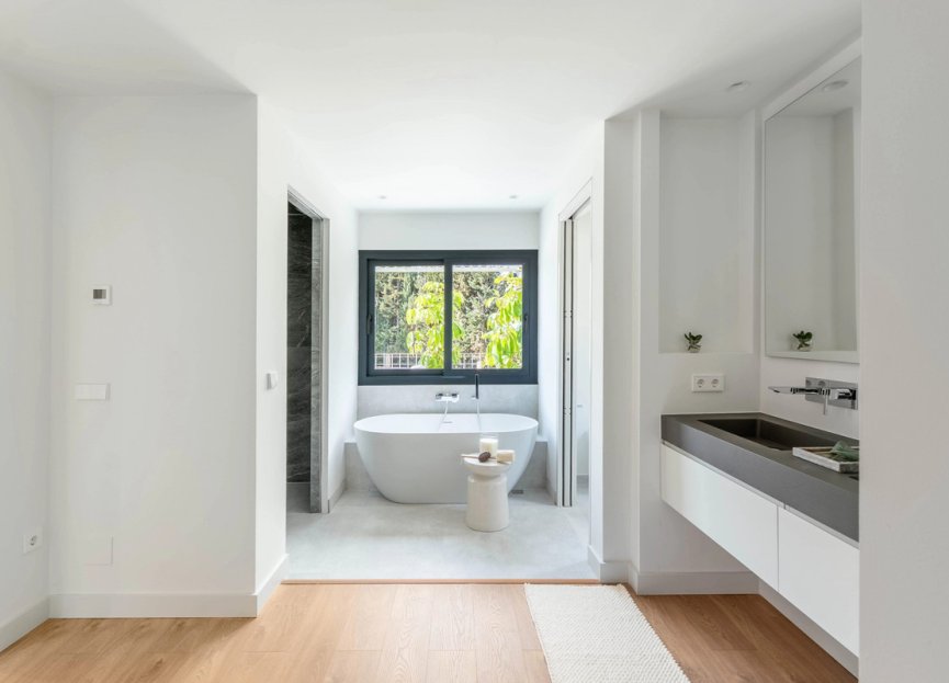 Resale - House - Detached Villa - Marbella - Nueva Andalucia